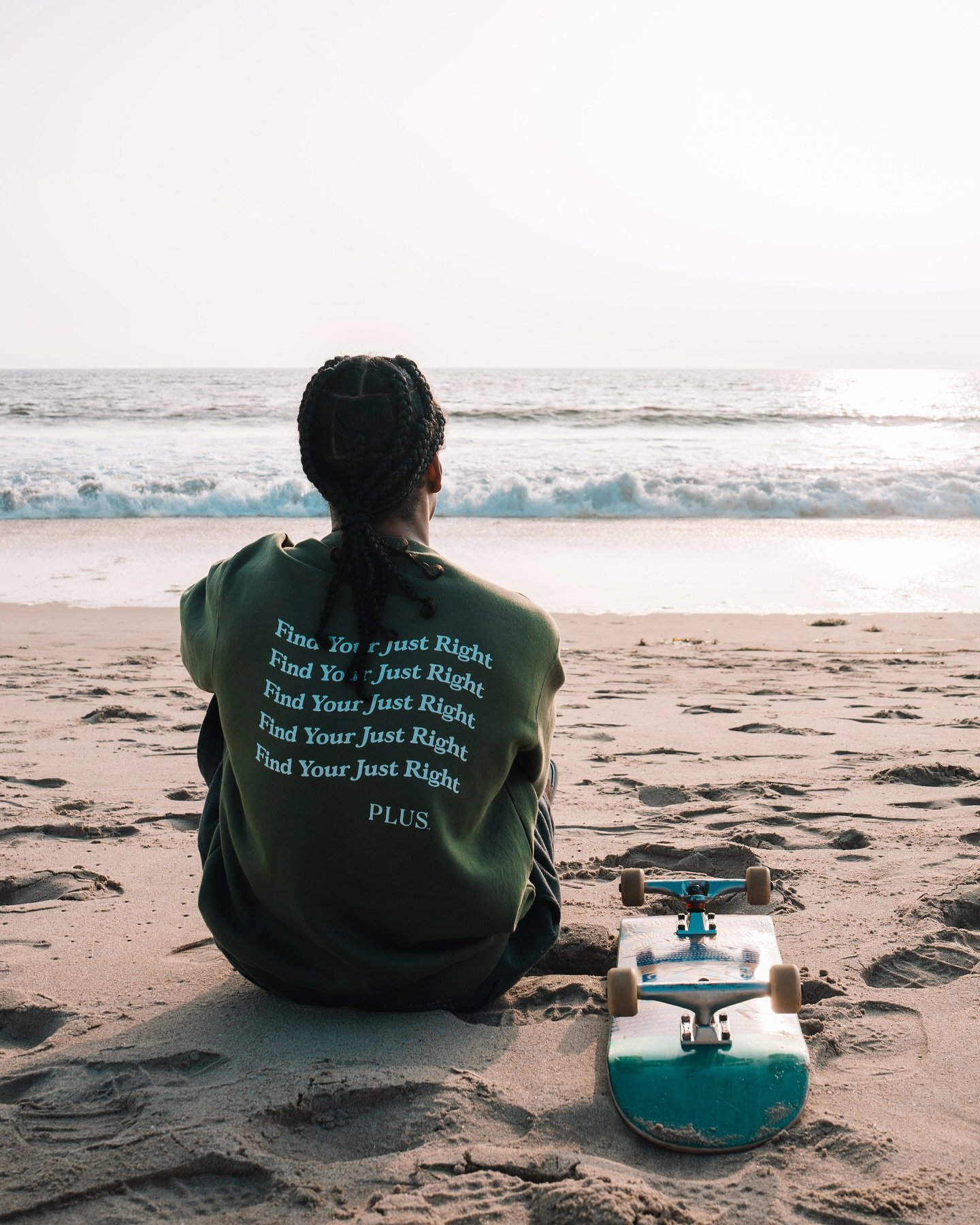 PLUS gummies + the beach = the perfect start to the week 🌊 

How do you find your just right on a Monday?